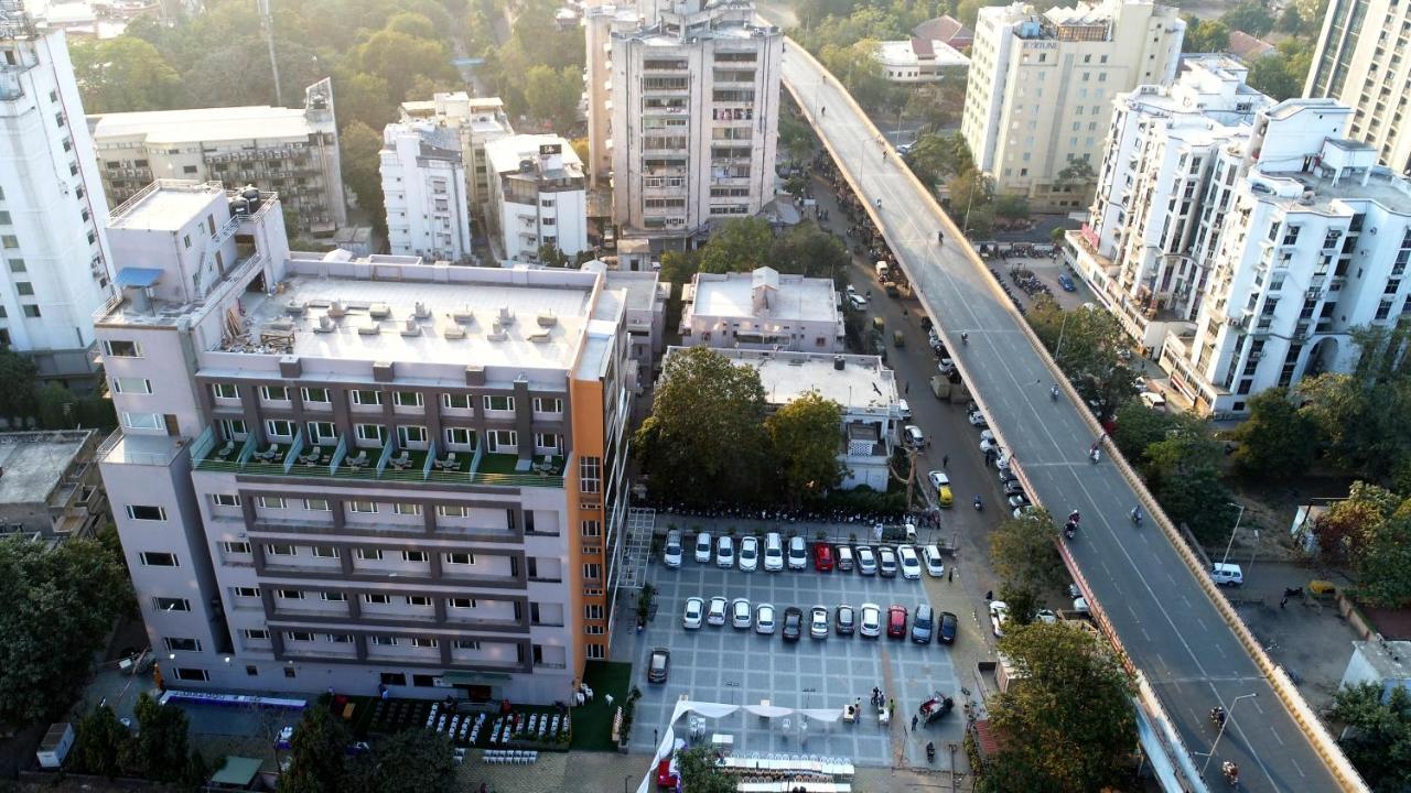 Apricot Hotel , Ahmedabad Esterno foto