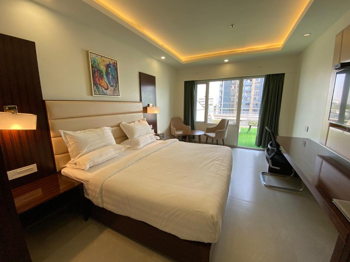 Apricot Hotel , Ahmedabad Esterno foto