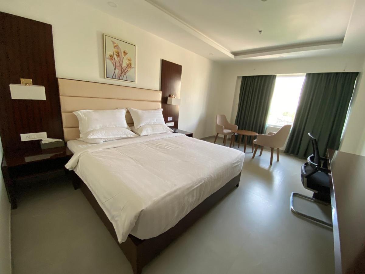Apricot Hotel , Ahmedabad Esterno foto
