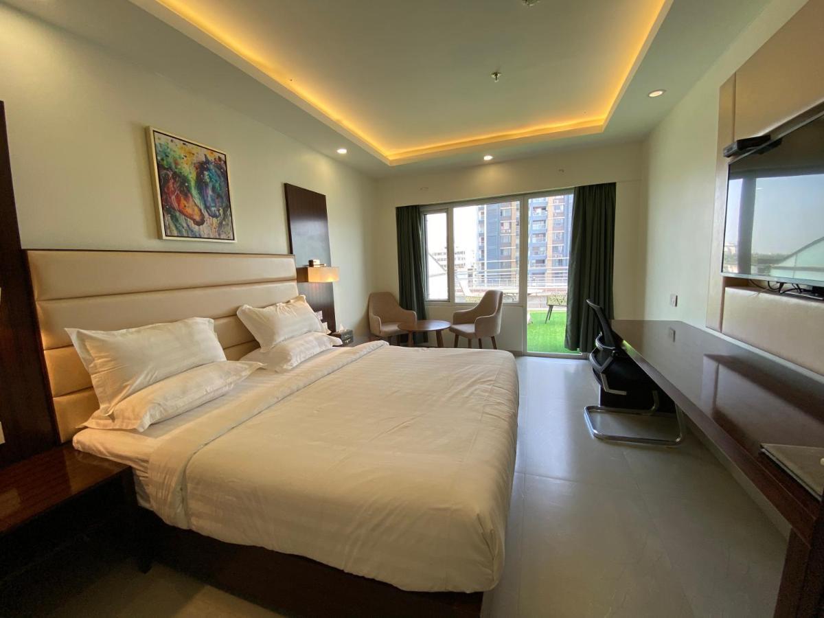 Apricot Hotel , Ahmedabad Esterno foto