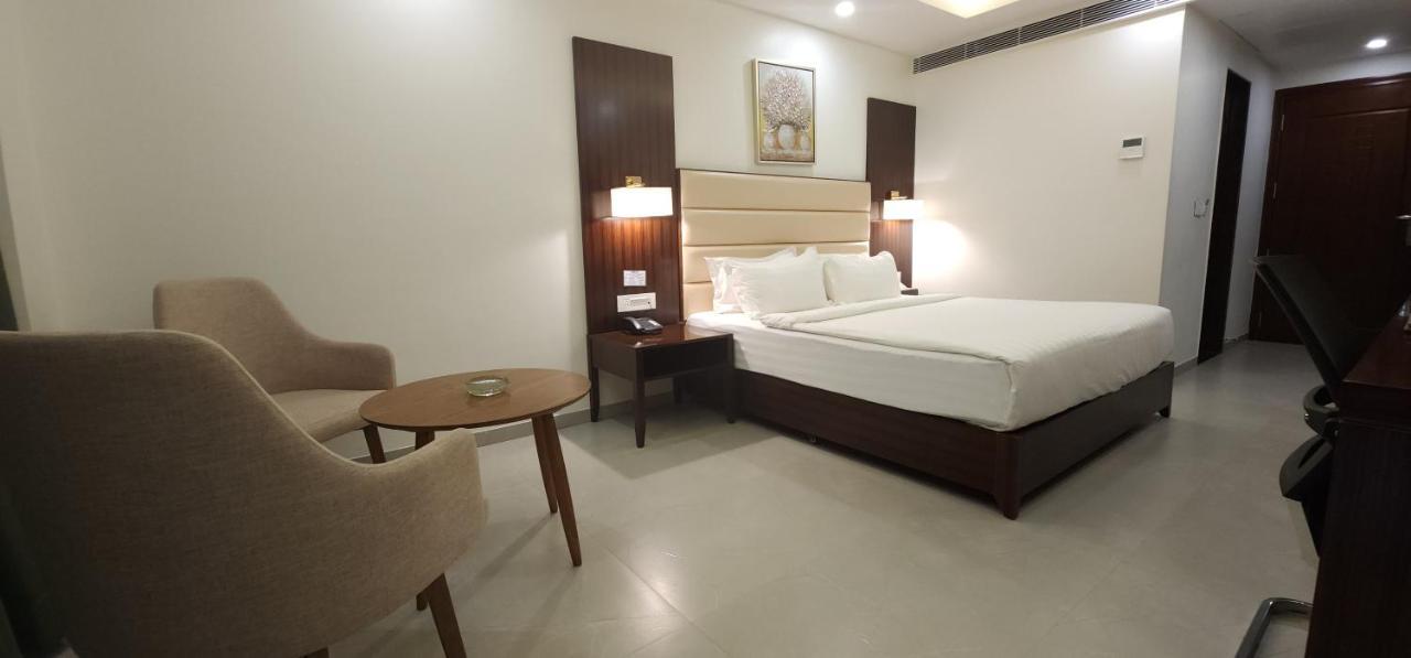 Apricot Hotel , Ahmedabad Esterno foto