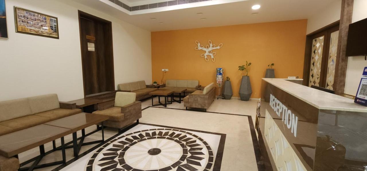 Apricot Hotel , Ahmedabad Esterno foto