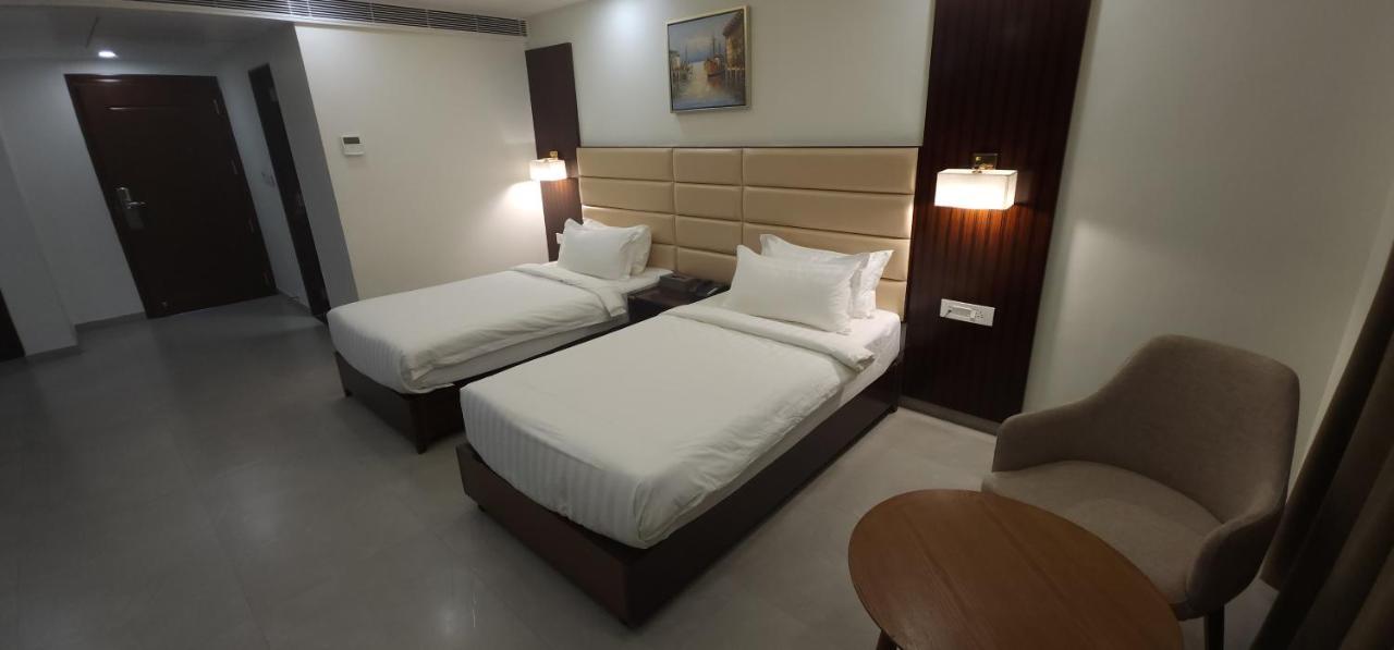 Apricot Hotel , Ahmedabad Esterno foto