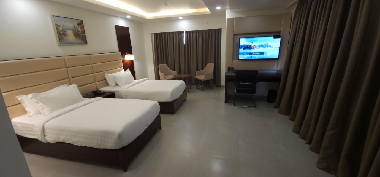 Apricot Hotel , Ahmedabad Esterno foto