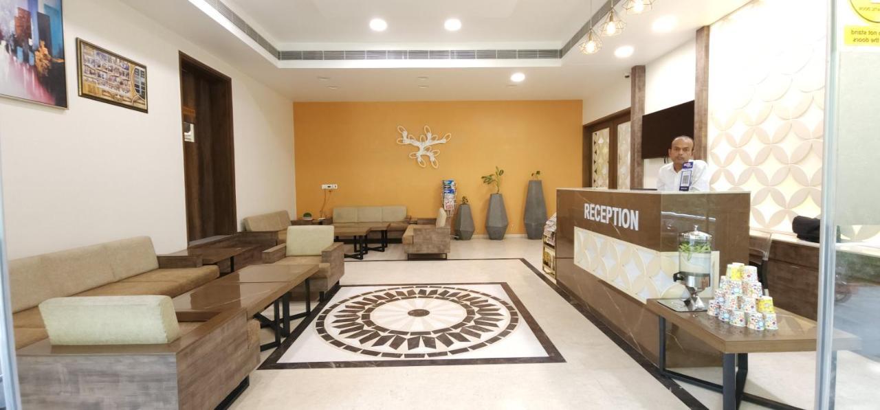 Apricot Hotel , Ahmedabad Esterno foto