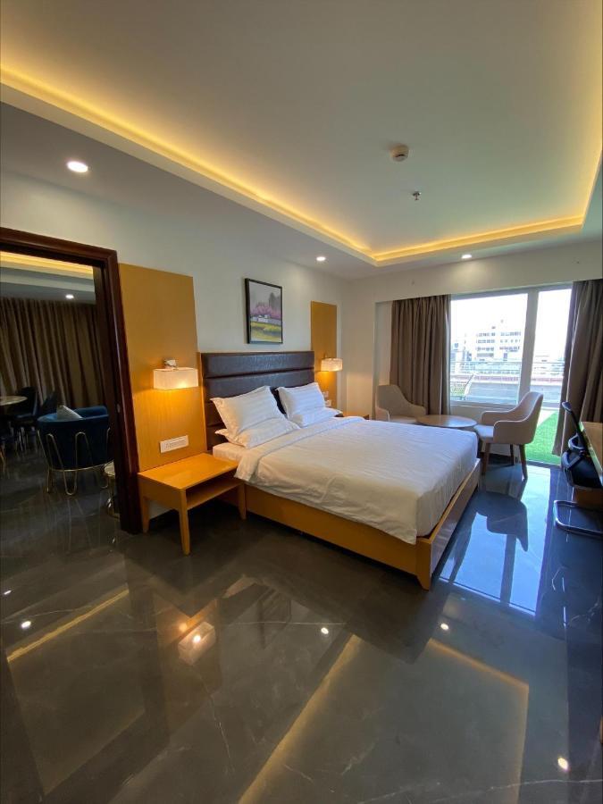 Apricot Hotel , Ahmedabad Esterno foto